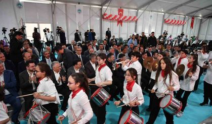 Büyükşehir’in Çocuk Kitap Fuarı ve Şenliği başladı