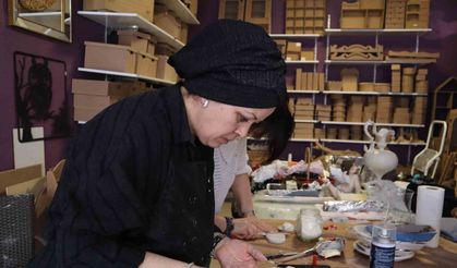 Evlerindeki eski mobilyaları boyayarak başladılar, şimdi taleplere yetişemiyorlar