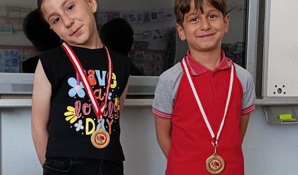 İstiklal Marşı’na ezber madalyonu