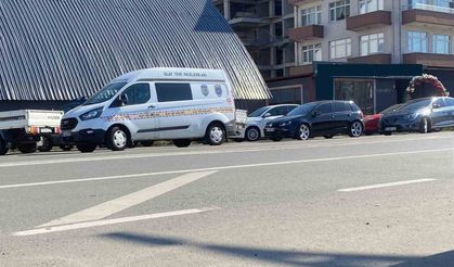 Rize’de mal sahibi ile kiracının kavgası kanlı bitti: 3’ü ağır 4 yaralı