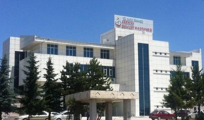 D100’de kontrolden çıkan hafif ticari şarampole devrildi: 2’si çocuk 4 yaralı