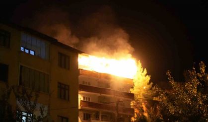 Gümüşhane’de 4 katlı binada çıkan yangın paniğe neden oldu