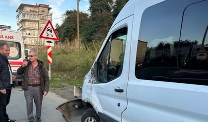 Rize’de okul servisi ile kamyonet çarpıştı