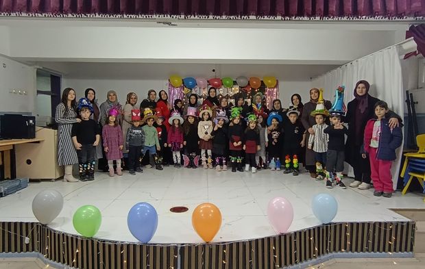 Fatih İlkokulu’nda Anasınıfı Öğrencilerinden Renkli Defile