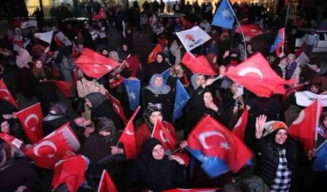 AK Partililere miting gibi karşılama
