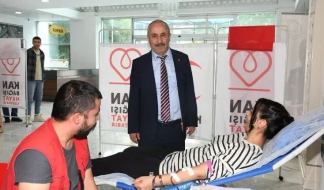 Amasya Belediyesi çalışanlarından Kızılay’a kan bağışı