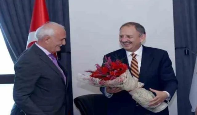 Bakan Özhaseki, AK Parti Yerel Yönetim lerine atanan Yılmaz’ı tebrik etti