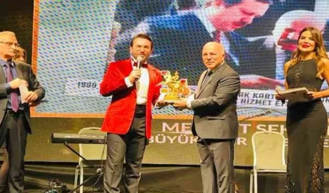 Başkan Sekmen 2022’nin de “en başarılı büyükşehir belediye başkanı” seçildi