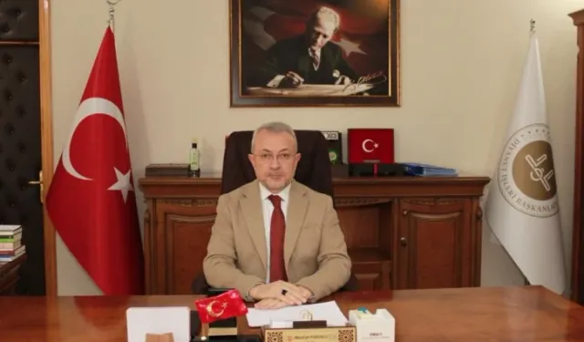 KADİR GECESİ; KIYMETİNİ BİLMEDEN TÜKETTİĞİMİZ ÖMÜR İÇİN TEVBE İMKÂNI