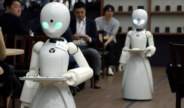 Robotlar restoranları ele geçirmeye başladı