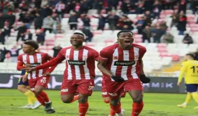 Sivassporlu Cofie gol sayısını 2’ye yükseltti