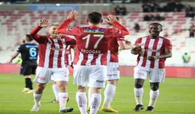 Sivassporlu Erdoğan Yeşilyurt gol sayısını 6’ya yükseltti