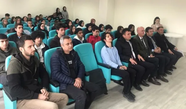 TOKAT OKUYOR PROJESİ KAPSAMINDA "TÜRK  KÜLTÜRÜNDE NEVRUZ" KONFERANSI DÜZENLENDİ