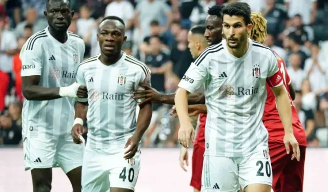 Trendyol Süper Lig: Beşiktaş: 2 - Sivasspor: 0 (İlk yarı)