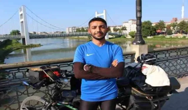 Üniversite öğrencisi genç bisikletiyle Karadeniz’i turluyor