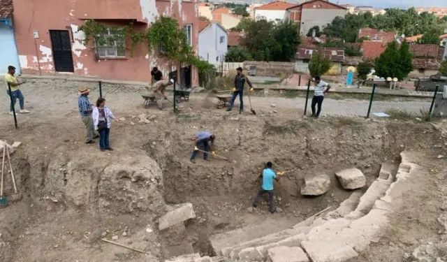 Zile antik tiyatrosunda kazı başladı