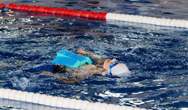 Özel sporcular Batuhan ve Yiğit, sutopu sayesinde iletişim becerilerini geliştirdi