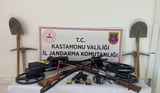 Kastamonu'da kaçak kazı yapan 5 kişi suçüstü yakalandı