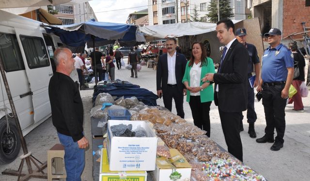 Kaymakam Büyükkaymakcı ve Belediye Başkanı Özyol pazar yerini ziyaret etti