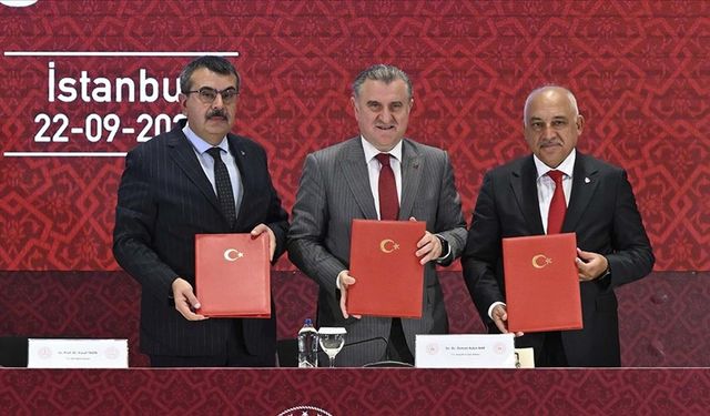 MEB, GSB ve TFF arasında "Futbol Gelişim Projesi İş Birliği Protokolü" imzalandı