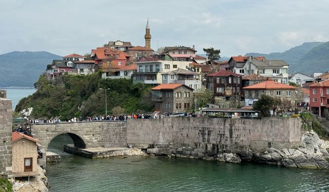 Batı Karadeniz'in turizm beldeleri bayramda tatilcilerin akınına uğradı
