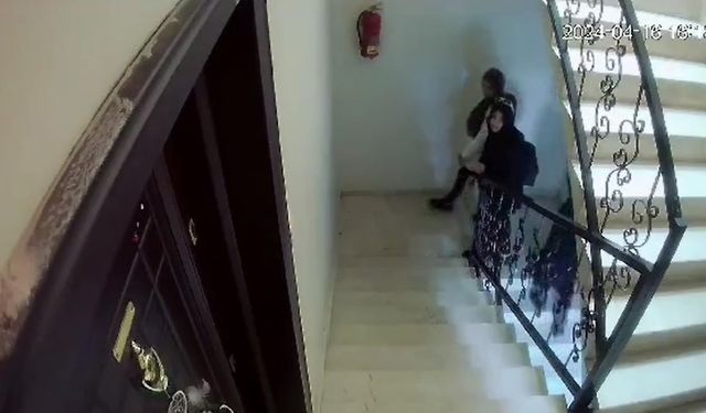 Hırsızlık amacıyla apartmana giren kadınlara güvenlik kamerası engel oldu
