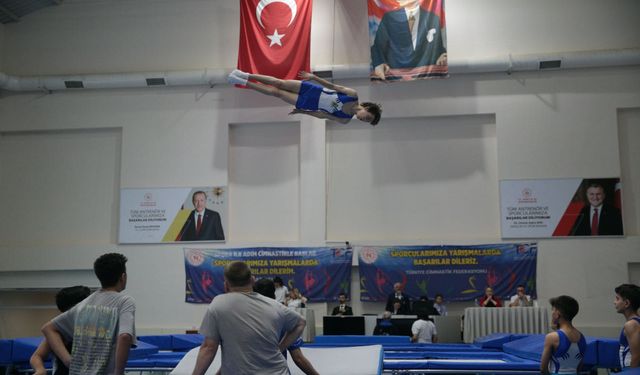 Bolu'da 2024 Okul Sporları Trampolin Cimnastik Türkiye Şampiyonası düzenlendi