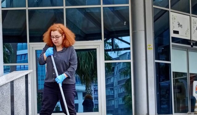 Basın biriminden temizliğe gönderilen gazeteci, mücadelesine destek istedi