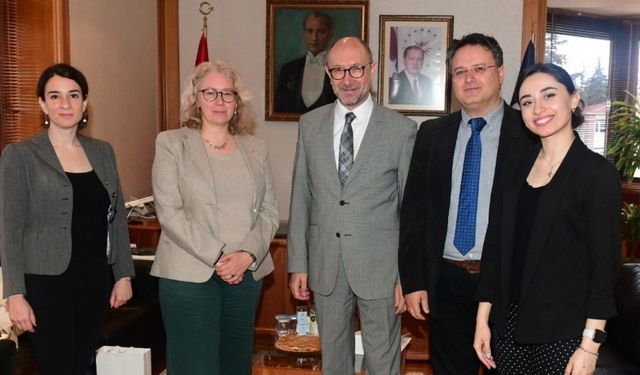 İsveç Ankara Büyükelçi Vekili Louise Morsing’ten Anadolu Üniversitesi’nde