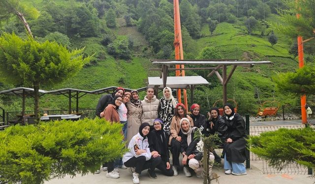 Lise öğrencilerinin Trabzon ve Rize gezisi