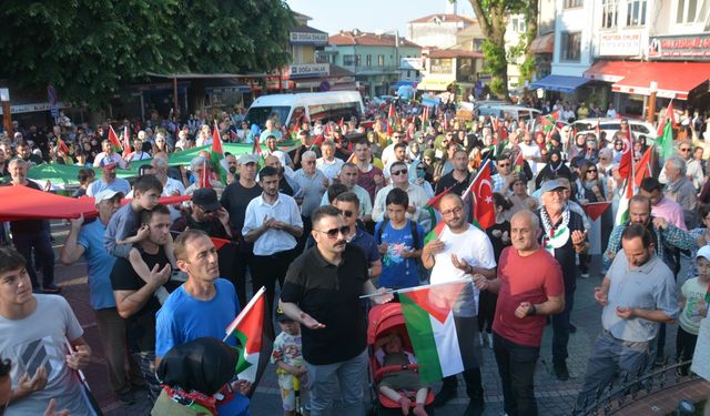 Akçakoca'da Filistin'e destek yürüyüşü düzenlendi