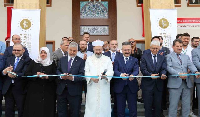 Diyanet İşleri Başkanı Erbaş, Eskişehir Teknik Üniversitesi Camii açışına katıldı
