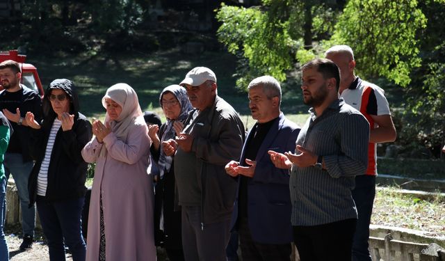 35 yıl önce şehit olan polisin kabri ailesinin talebi üzerine taşındı