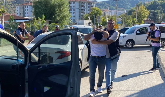 Karabük'te polis memurları gasp tatbikatı düzenledi