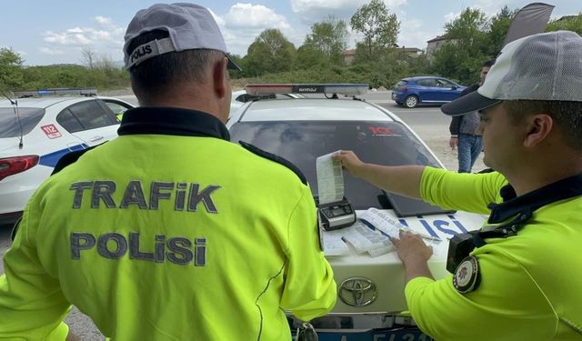 140 araç trafikten men edildi 17 sürücüye alkolden işlem yapıldı