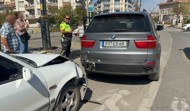 Aksaray’da otomobil cipe arkadan çarptı: 2 yaralı