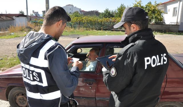 Gümüşhacıköy'de üniversite çevresinde asayiş uygulaması yapıldı