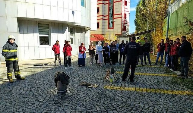 Bayburt Ağız ve Diş Sağlığı Merkezi’nde yangın tatbikatı gerçekleştirdi