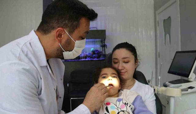 Uzmanı uyardı: "Dişlerinizin çürümesini istemiyorsanız şekerden sonra peynir yiyin"