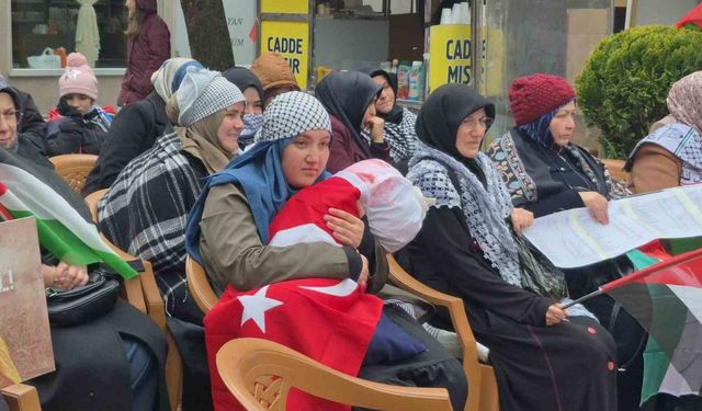 Bartın’da kanlı kefenle İsrail protestosu