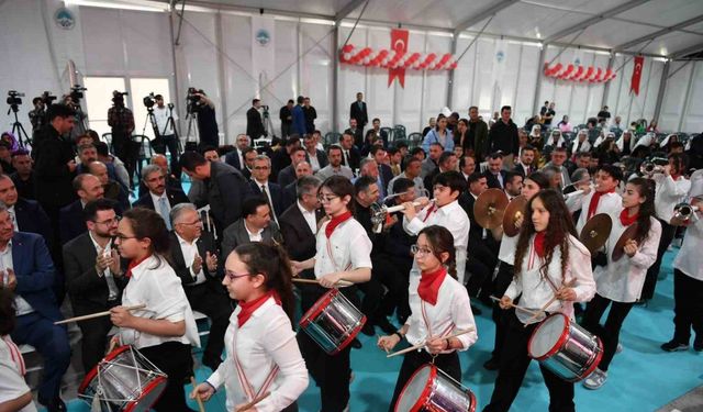 Büyükşehir’in Çocuk Kitap Fuarı ve Şenliği başladı