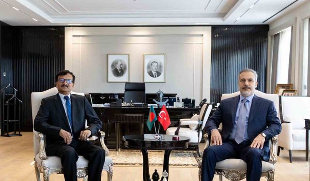 Dışişleri Bakanı Fidan Bangladeşli mevkidaşı Hossain ile görüştü