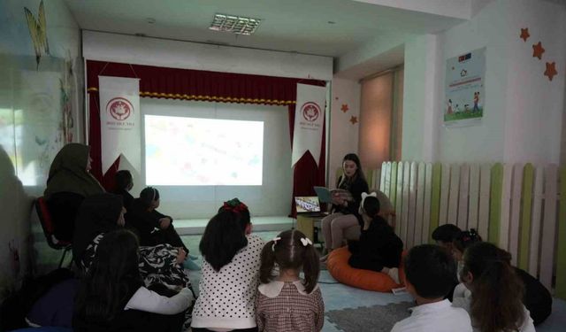 Gümüşhane’de Aile Yılı kapsamında veliler ve öğrenciler birlikte kitap okudu