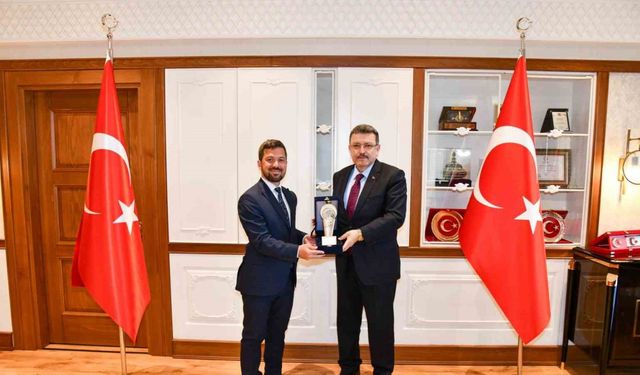 Trabzon Büyükşehir Belediyesi’ne ’Ulaşımda Aklın Yolu’ ödülü