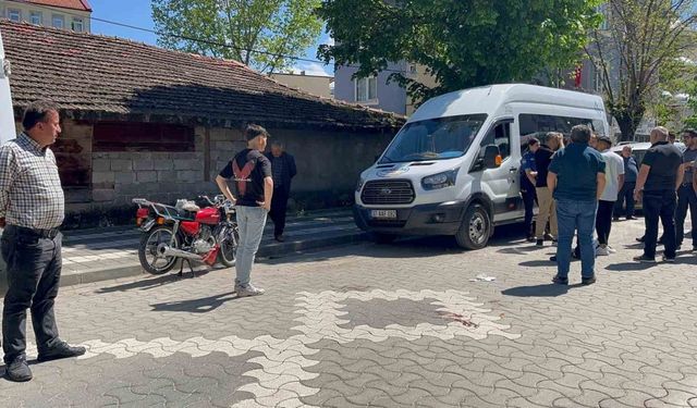 Motosikletten düşen sürücü aralandı