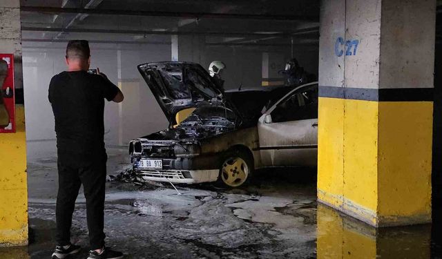 Hastane yanındaki kapalı otoparkta araç yangını paniğe neden oldu