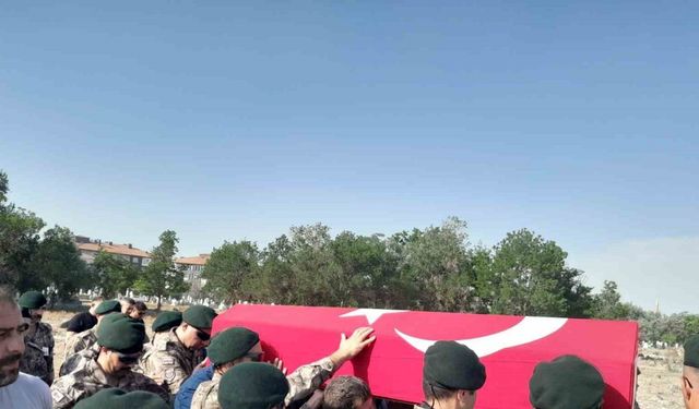 Kazada hayatını kaybeden özel harekat kursiyeri Konya’da toprağa verildi