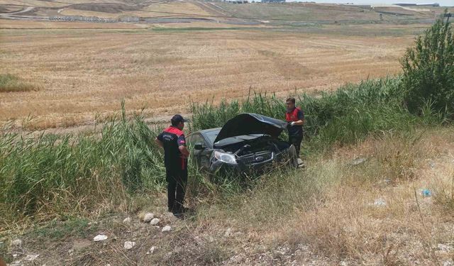 Çorum’da otomobil şarampole uçtu:2 yaralı