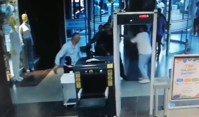 AVM müdürünün bıçaklanarak öldürüldüğü ana dair görüntüler ortaya çıktı