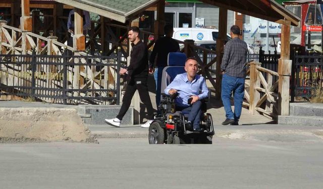 Bayburt’ta ehliyetsiz sürücü engelli vatandaşa çarpıp kaçtı: "Sadece ben değil, insanlık ve vicdan da yaralandı"